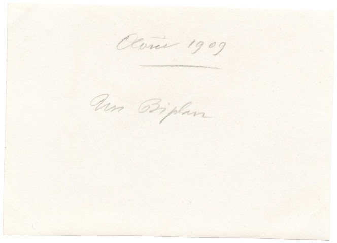 Un biplan, août 1909