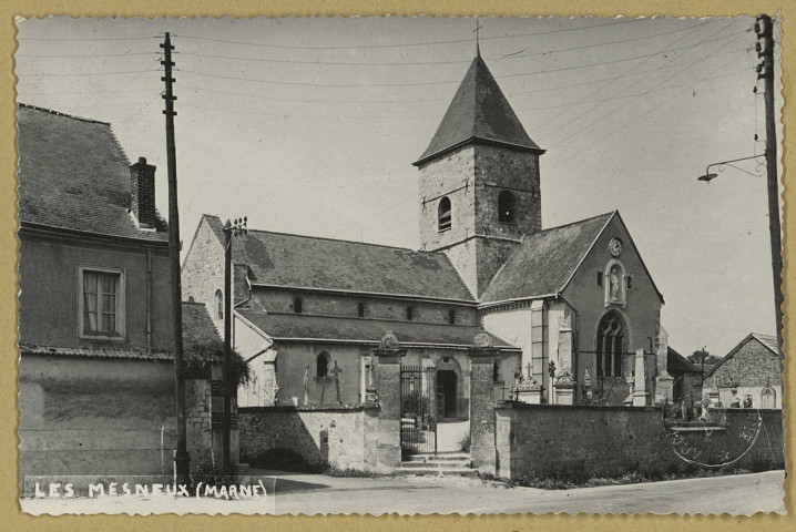 MESNEUX (LES). [L'Église, vers 1950].