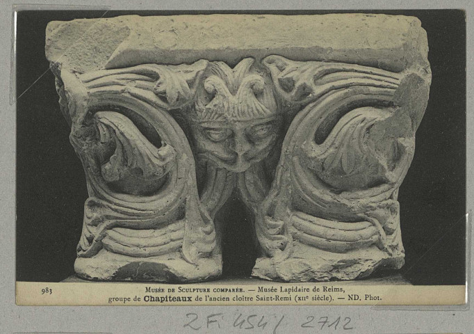 REIMS. 983. Musée de Sculpture comparée. Musée Lapidaire de Reims, groupe de chapiteaux de l'ancien cloître Saint-Remi (XIIe siècle) / N.D., Phot.