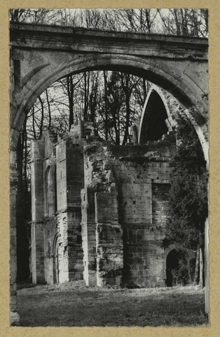 TROIS-FONTAINES-L'ABBAYE. Abbaye N. D. de Trois-Fontaines/51. Les ruines de l'Abbatiale (XVIIe S.) / H. Knech, photographe à Saint-Dizier.