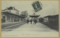VITRY-LE-FRANÇOIS. Intérieur de la gare.