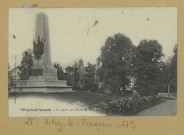 VITRY-LE-FRANÇOIS. Le jardin de l'Hôtel de Ville.
Édition G. Marlin.[vers 1904]