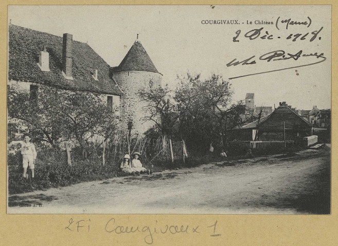 COURGIVAUX. Le Château / A.H., photographe.