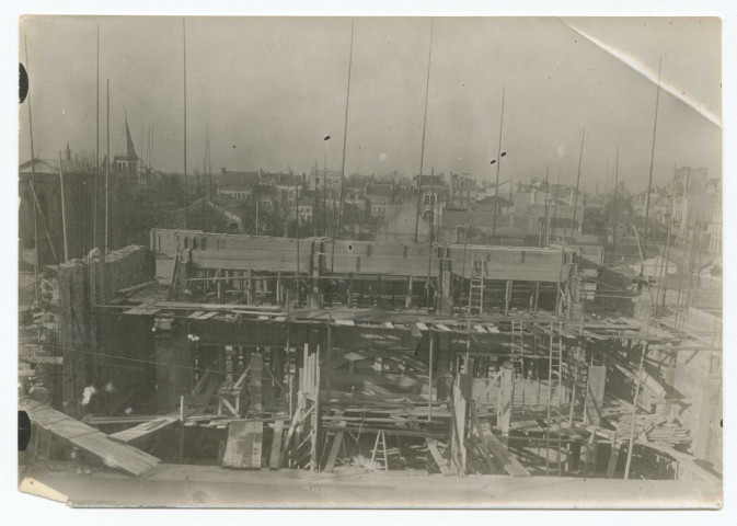 REIMS. Chantier de reconstruction du Grand Théâtre de Reims