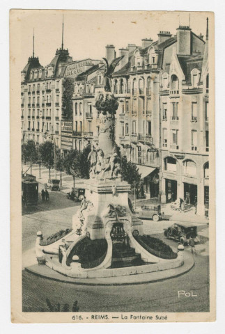 REIMS. Fêtes de l'inauguration de la fontaine Subé (15 juillet 1906). Après la cérémonie. Départ du cortège ministériel.