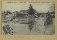 JUVIGNY. Les Inondations à Juvigny (janvier 1910). Vue d'ensemble d'une partie de la Rue principale / Durand, photographe.