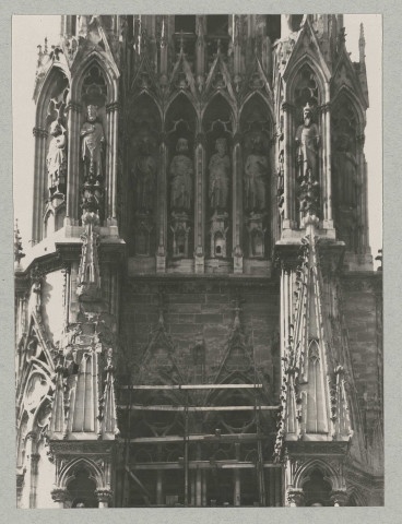 REIMS. Cathédrale de Reims. Tour Sud face sud, avant restauration.