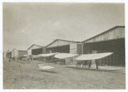 Les Blériot sont sortis de leurs hangars / M. Branger