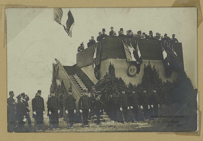 CHÂLONS-EN-CHAMPAGNE. 32- Alphonse XIII à Châlons (1er juin 1905 ). - S. M. le Roi et M. le Président de la République assistent aux manoeuvres. N. D. Phot. 1905 