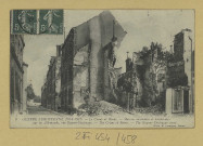 REIMS. 9. Guerre Européenne 1914-1915. Le Crime de - Maisons incendiées et bombardées par les Allemands, rue Eugène Desteuque / M. Lavergne, phot., Reims.