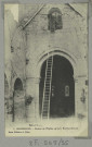 SOMMESOUS. -5-Entrée de l'Église après le bombardement.
(Imp. Bazar MilitaireA. Nieps).Sans date