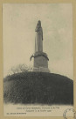 SAINTE-MENEHOULD. Statue de Ste-Menehould, Patronne de la Ville. Inaugurée le 17 octobre 1920.
(51 - Sainte-MenehouldMartinet).Sans date