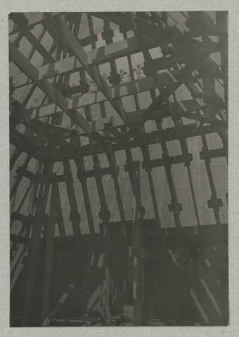 REIMS. Cathédrale de Reims. Charpente de la tour sud-ouest du transept.