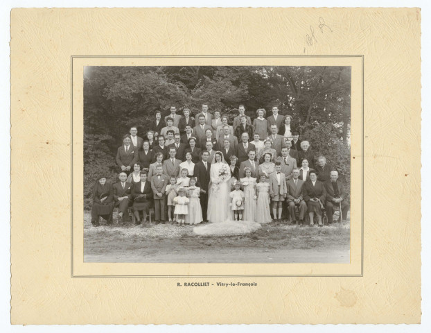 Mariage de Melle Durand de Bussy-aux-Bois, photographie de groupe