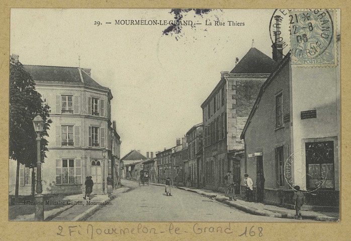 MOURMELON-LE-GRAND. 29-La Rue Thiers.
MourmelonLib. Militaire Guérin.[vers 1906]