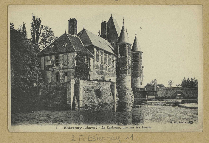 ESTERNAY. 7-Le château, vue sur les fossés.
ParisB.F.[vers 1906]