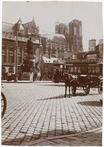 REIMS. Place royale