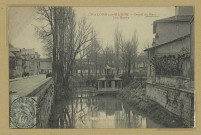 CHÂLONS-EN-CHAMPAGNE. Canal de Nau. Les Bains.
Châlons-sur-MarneMaison Universelle.Sans date