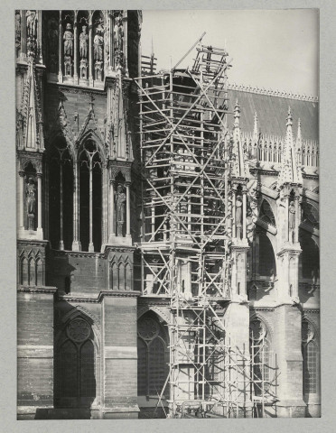REIMS. Cathédrale de Reims. Nef façade sud.