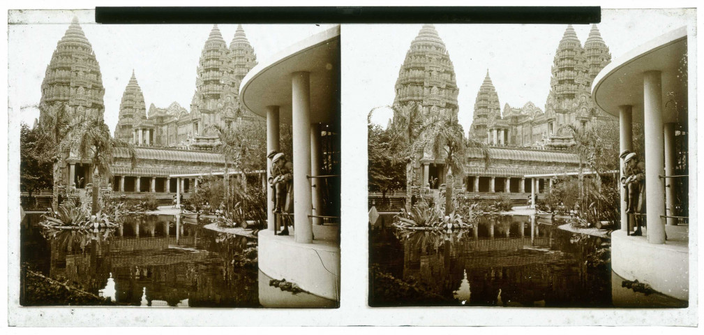 Exposition coloniale 1931 . Temple des Nâgas.