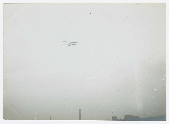 Le lieutenant Fréquent au départ de Vincennes le 19 juin 1910 puis à l'arrivée le 12 juillet 1910