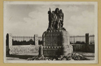 REIMS. Monument aux héros de l'Armée Noire - route de Châlons / P. Moreau Vauthier (statutaire) ; A. Bluysen (architecte).
Strasbourg-ParisReal-Photo, CAP.1924