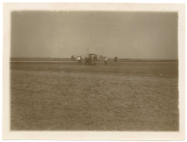 L'aviateur Curtiss en panne, août 1909