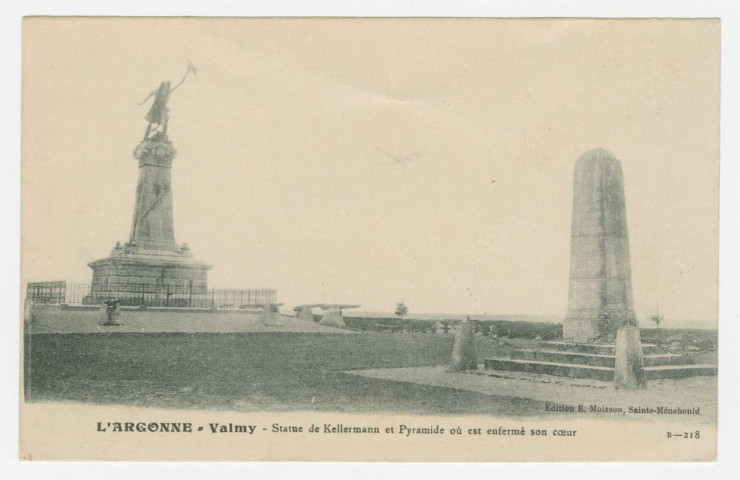 VALMY. Statue de Kellermann et pyramide où est enfermé son coeur.
Sainte-MenehouldEdition E. Moisson1915