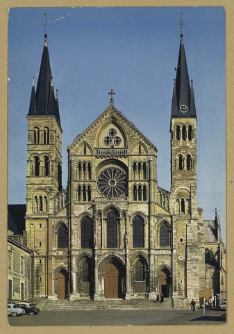REIMS. Couleur et Lumière de France. La Champagne. 51 - La Basilique Saint Remi (XIIe et XIIIe siècle).
Paris-ArcueilÉditions d'Art Yvon, 30, avenue Jean-Jaurès, éd.1973
