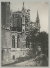 REIMS. Cathédrale de Reims. Abside au sud-est, après reprise des fenêtres basses.