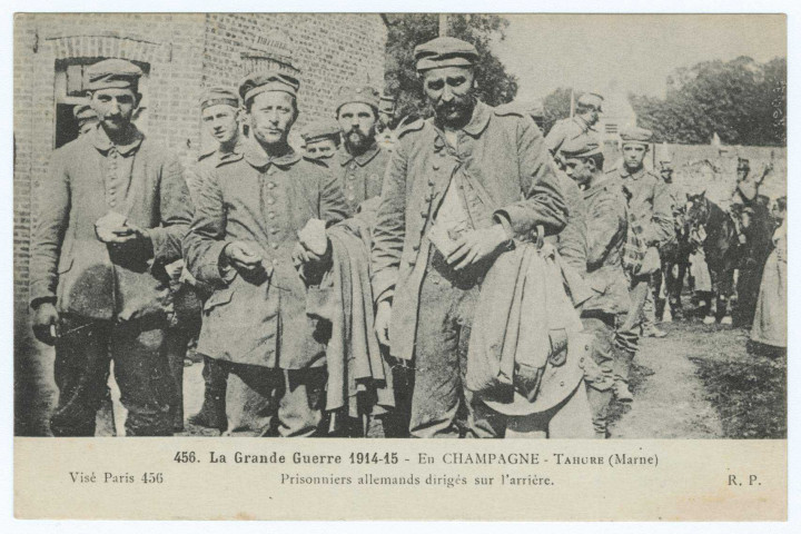 SOMMEPY-TAHURE. 456. La Grande Guerre 1914-15 - En Champagne- Tahure (Marne). Prisonniers allemands dirigés sur l'arrière.
(75Paris, imp. R. Pruvost).[vers 1915]
