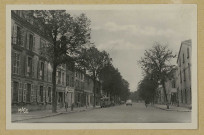 CHÂLONS-EN-CHAMPAGNE. 23- Avenue de Paris.
ParisG. Réant.Sans date