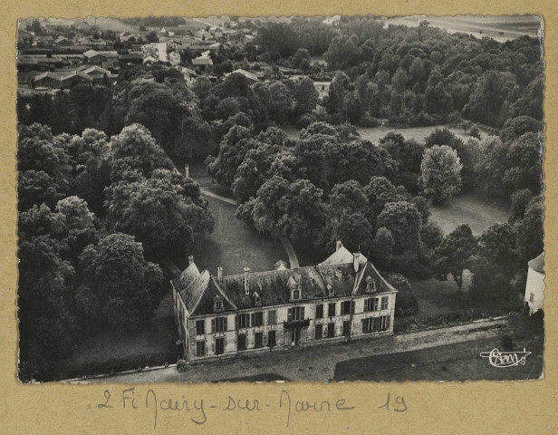 MAIRY-SUR-MARNE. Vue aérienne. Le Château et son Parc.
Ed Aériennes CIM (71 - Mâconimp. Combier).Sans date