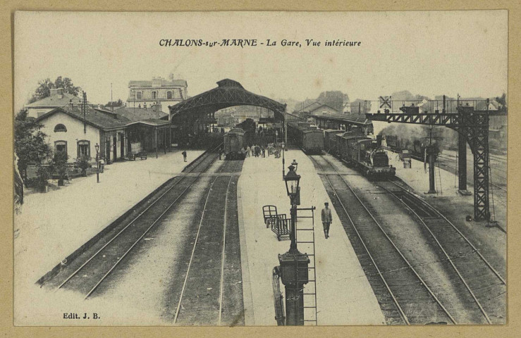 CHÂLONS-EN-CHAMPAGNE. La gare, vue intérieure.
Château-ThierryJ. Bourgogne.Sans date