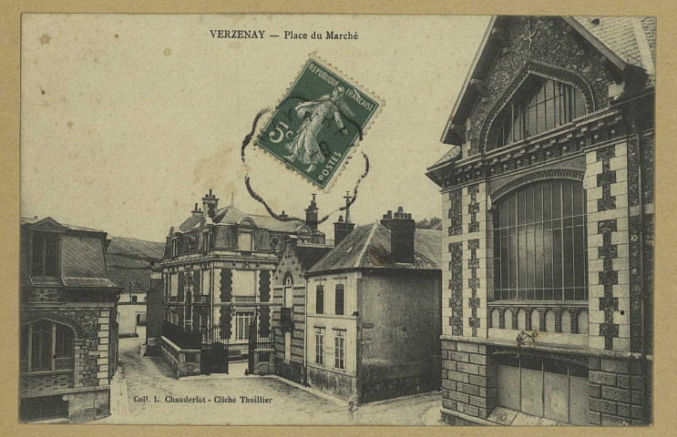 VERZENAY. Place du Marché / Cliché Thuillier, photographe à Reims.Collection L. Chauderlot