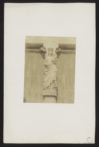 Vierge à l'enfant, trumeau du portail central de la cathédrale de Reims