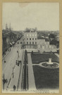 CHÂLONS-EN-CHAMPAGNE. 71- Le square de la cathédrale et la rue de Marne.
[S.l.].L.L.Sans date