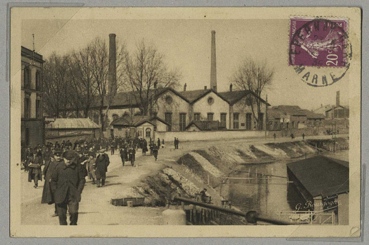 ÉPERNAY. 20 - Sortie des ateliers du Chemin de fer de la Cie de l'Est.
Château-ThierryBourgogne Frères.1916