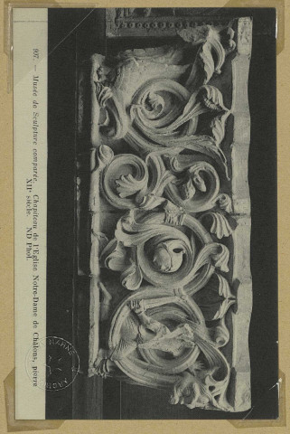 CHÂLONS-EN-CHAMPAGNE. 907- Musée de sculpture comparée. Chapiteau de l'église Notre-Dame, pierre XIIe siècle.