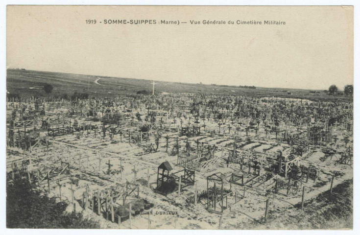 SOMME-SUIPPE. (Marne). 1919 - Vue générale du Cimetière Militaire / Cliché Durieux, photog.
(75Paris, Imp. Le Deley).Sans date