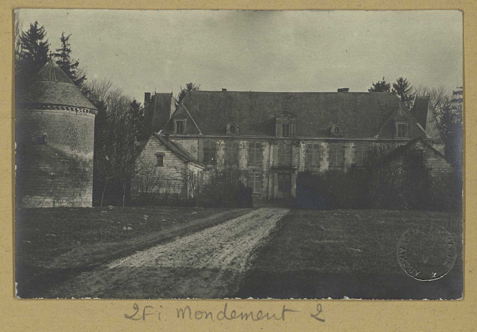 MONDEMENT-MONTGIVROUX. [Le château avant 1914].