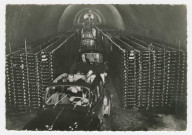 ÉPERNAY. En Champagne. Un rallye automobile dans les caves Champagne Mercier..s.l. : s.n.