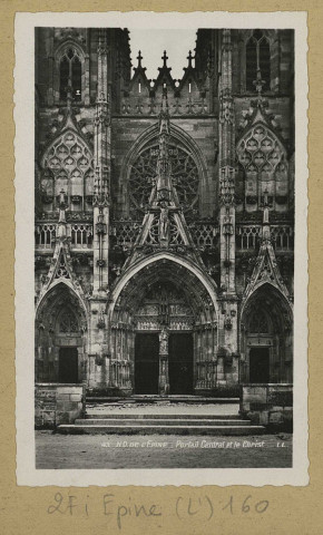 ÉPINE (L'). 43-N.D. de l'Épine. Portail central et le Christ.
(75 - Parisimp. L.L.Real-photo : C.A.P.).[vers 1960]