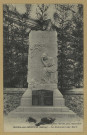 ISLES-SUR-SUIPPE. Le monument aux Morts / G. A. Deville, photographe à Reims.
Édition Crouselle.Sans date