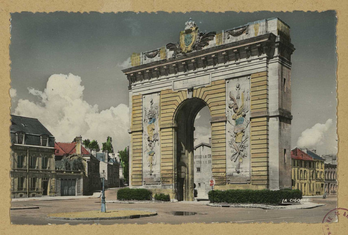 CHÂLONS-EN-CHAMPAGNE. Porte Sainte-Croix.
Reims""La Cigogne"".Sans date