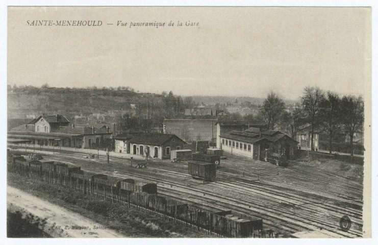 SAINTE-MENEHOULD. Vue panoramique de la Gare.
Ste-MenehouldÉdition E. MoissonParisLévy Fils & Cie.Sans date