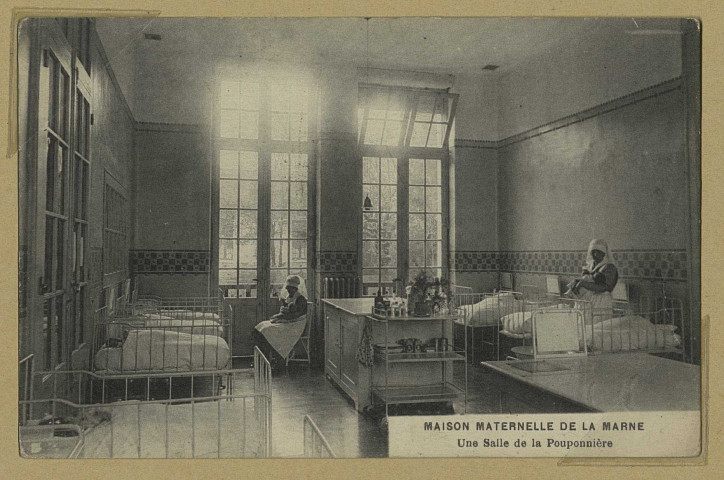 CHÂLONS-EN-CHAMPAGNE. Maison Maternelle de la Marne. Une salle de la pouponnière.
Châlons-sur-MarneP. Aubry.Sans date