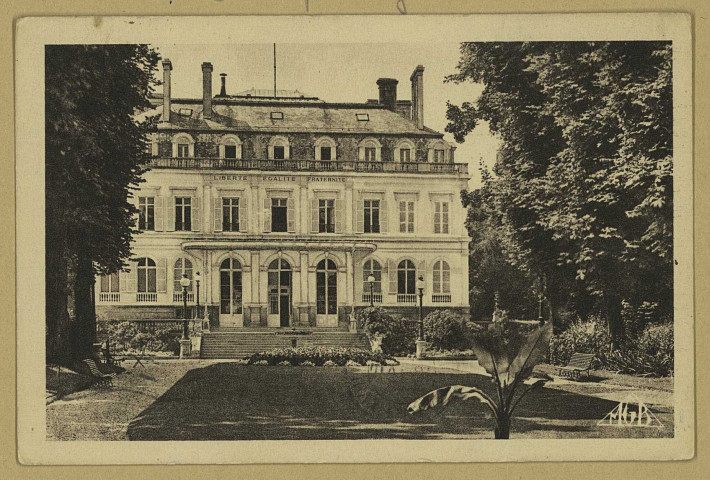 ÉPERNAY. 41-Hôtel de Ville. Château-Thierry Édition Bourgogne Frères. Sans date 