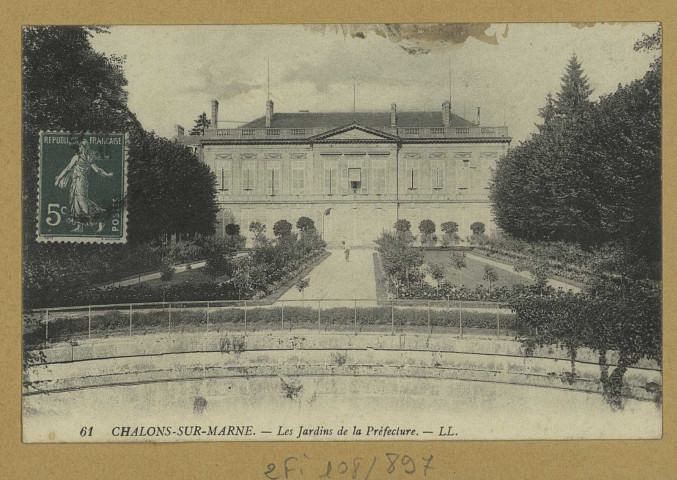 CHÂLONS-EN-CHAMPAGNE. 61- Jardin de la Préfecture.
L. L.[vers 1918]