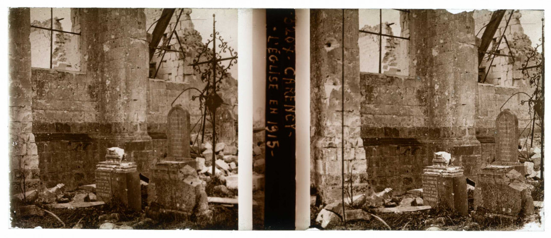 Carency. L'église en 1915.